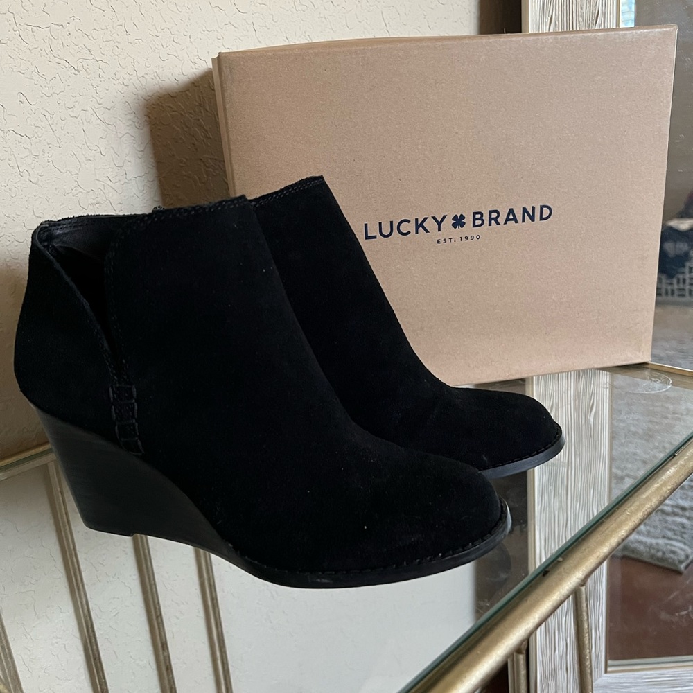Lucky Brand Suede wedge booties
